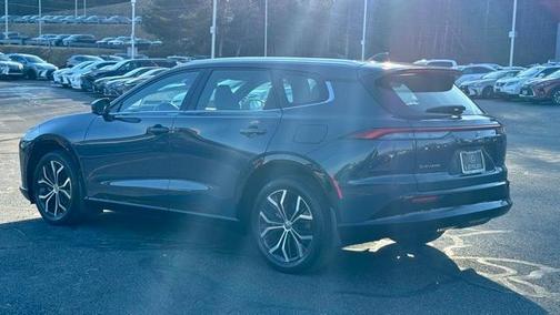 2025 Toyota Crown Signia XLE