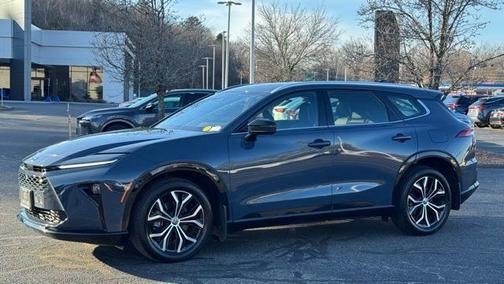 2025 Toyota Crown Signia XLE