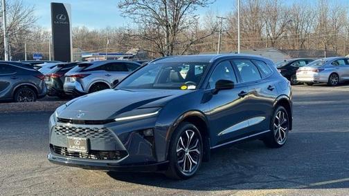 2025 Toyota Crown Signia XLE