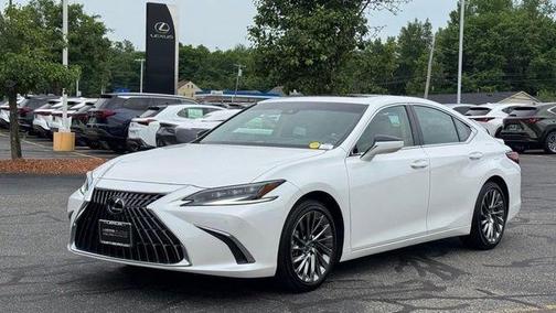 Eminent White Pearl 2025 Lexus ES 300h Ultra Luxury