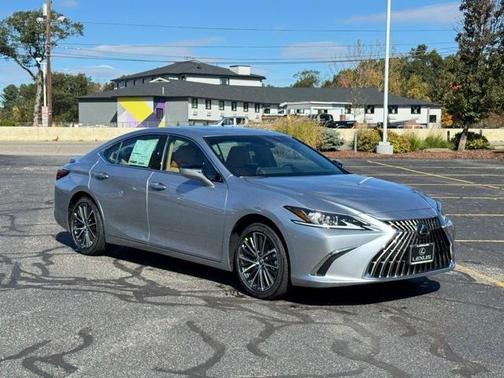 2025 Lexus ES 300h Base