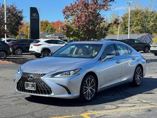 2025 Lexus ES 300h Base