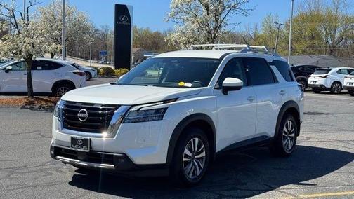 White 2023 Nissan Pathfinder SL
