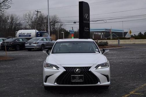 2025 Lexus ES 350 Base