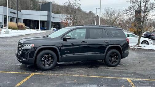 2022 GMC Acadia AT4