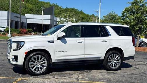 White Frost Tri-Coat 2023 GMC Yukon Denali