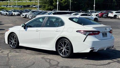 Ice 2023 Toyota Camry SE