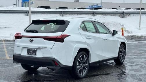 2026 Lexus UX 300h 