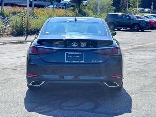 2022 Lexus ES 350 Base