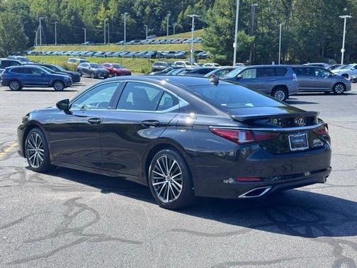 2022 Lexus ES 350 Base