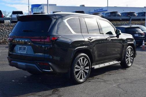 2026 Lexus LX 700h Luxury