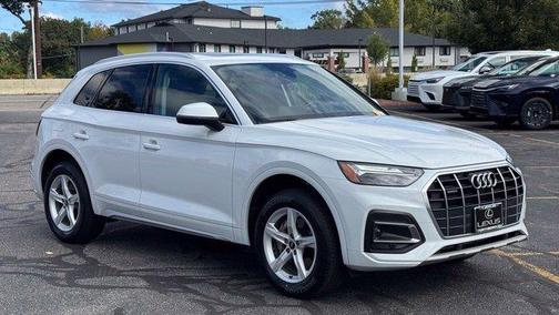 Glacier White Metallic 2023 Audi Q5 40 Premium