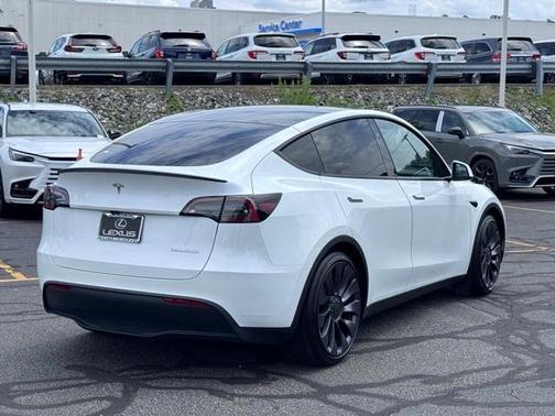 2025 Tesla Model Y Performance