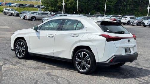 Eminent White Pearl 2025 Lexus UX 300h 300H