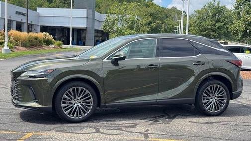 Nori Green Pearl 2023 Lexus RX 350h Luxury