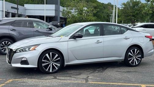 Brilliant Silver Metallic 2020 Nissan Altima 2.5 SR
