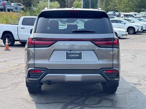 2022 Lexus LX 600 Premium
