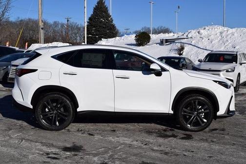 2026 Lexus NX 450h+ Luxury