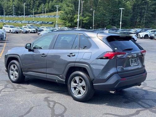 2022 Toyota RAV4 Hybrid LE