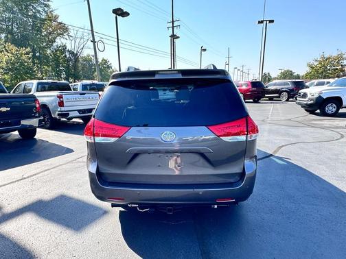 2011 Toyota Sienna XLE Limited
