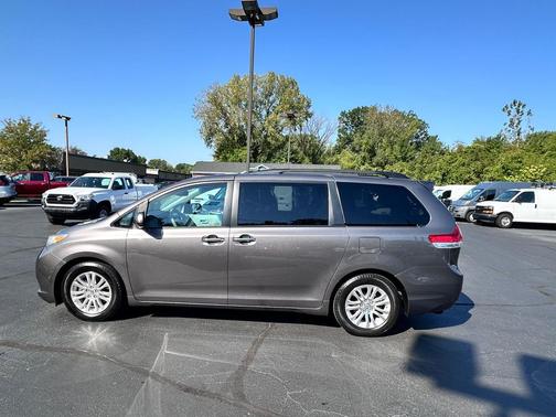 2011 Toyota Sienna XLE Limited