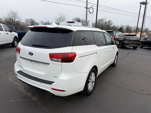2016 Kia Sedona LX