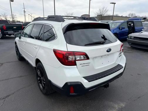 White 2018 Subaru Outback 2.5i Limited
