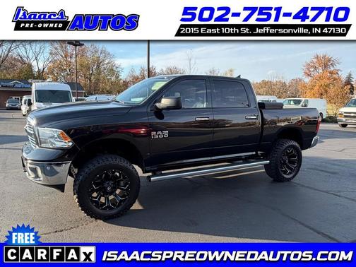 2015 RAM 1500 4WD Crew Cab 140.5'' Lone Star