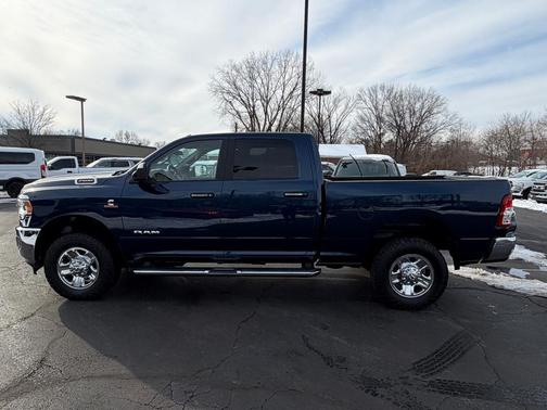 2019 RAM 2500 Big Horn 4x4 Crew Cab 6'4'' Box