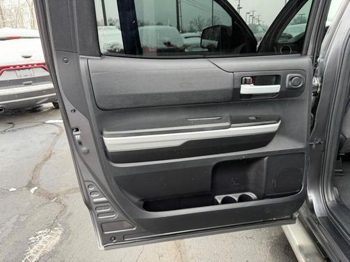 2016 Toyota Tundra SR5