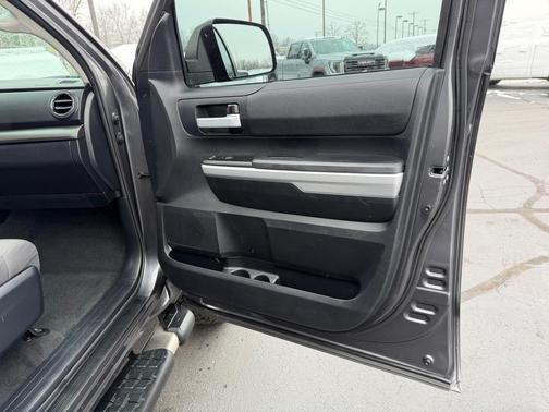 2016 Toyota Tundra SR5