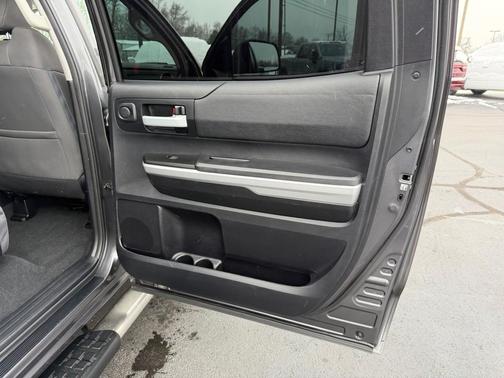 2016 Toyota Tundra SR5