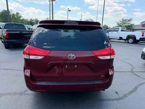 Burgundy 2014 Toyota Sienna LE