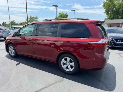 Maroon 2016 Toyota Sienna LE