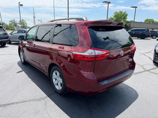 Maroon 2016 Toyota Sienna LE