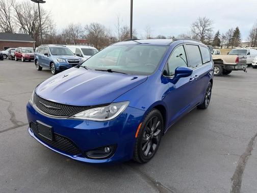 2020 Chrysler Pacifica Touring-L Plus