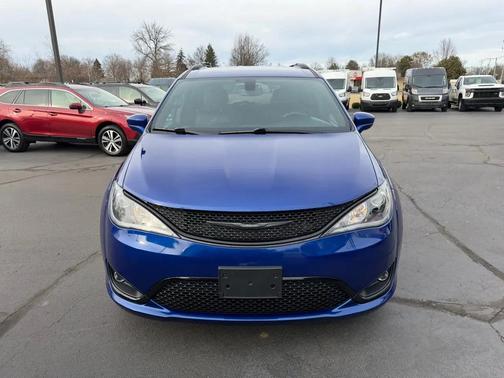 2020 Chrysler Pacifica Touring-L Plus