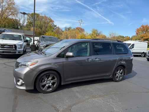 2017 Toyota Sienna SE