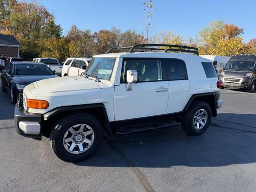 2014 Toyota FJ Cruiser Base