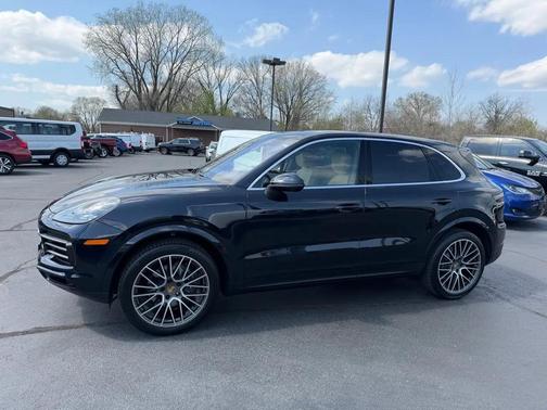 Moonlight Blue Metallic 2020 Porsche Cayenne Cayenne