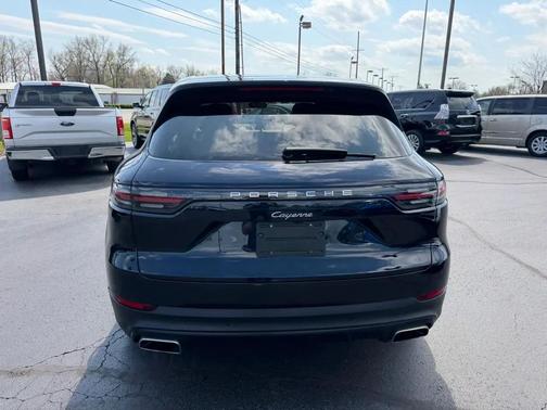 Moonlight Blue Metallic 2020 Porsche Cayenne Cayenne