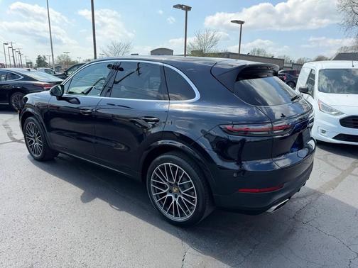 Moonlight Blue Metallic 2020 Porsche Cayenne Cayenne