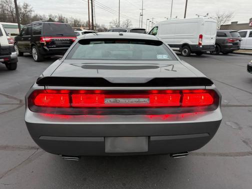2012 Dodge Challenger SXT