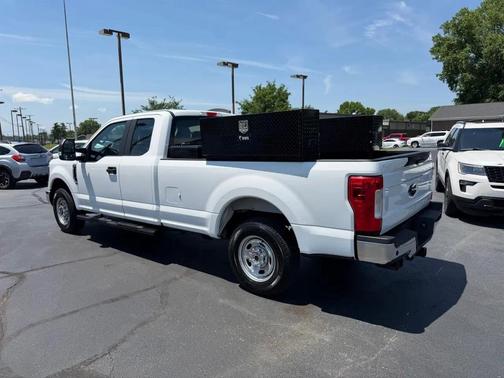 white 2019 Ford F-250 XL 2WD SuperCab 8' Box
