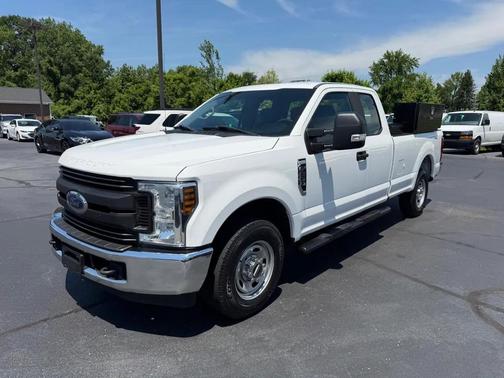 white 2019 Ford F-250 XL 2WD SuperCab 8' Box