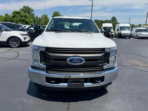 white 2019 Ford F-250 XL 2WD SuperCab 8' Box