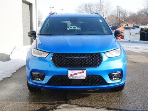 2026 Chrysler Pacifica L