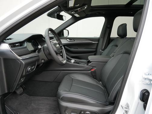 2025 Jeep Grand Cherokee Overland