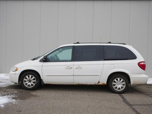 2005 Chrysler Town & Country Touring