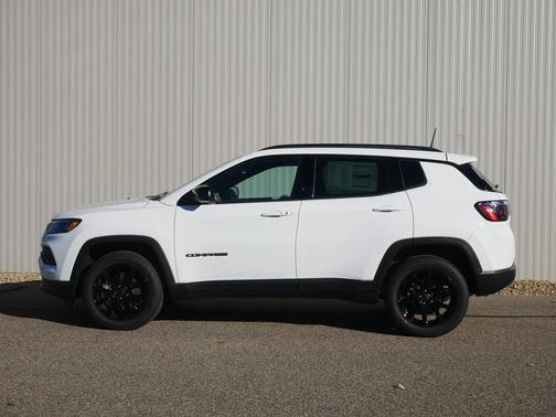 Bright White Clearcoat 2026 Jeep Compass Latitude